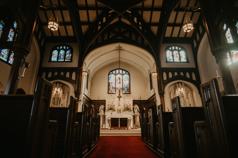 Amazing church wedding ceremony at the Shrine of the Sacred Heart by Britney Clause Photography