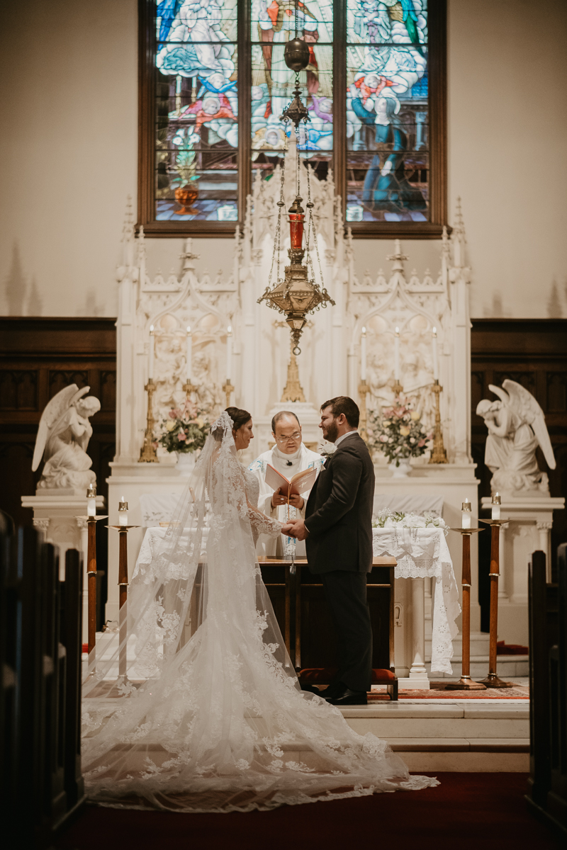 Amazing church wedding ceremony at the Shrine of the Sacred Heart by Britney Clause Photography