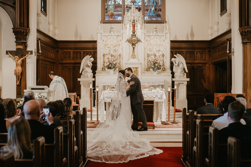 Amazing church wedding ceremony at the Shrine of the Sacred Heart by Britney Clause Photography