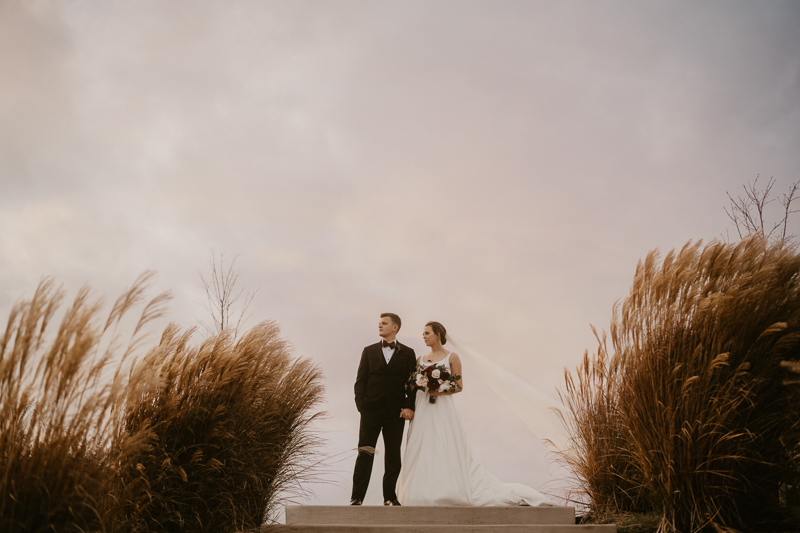 A winter wedding in December at Kylan Barn in Delmar, Maryland by Britney Clause Photography